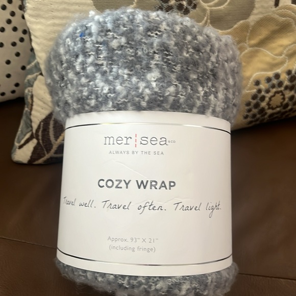 MER SEA NWT nubby Cozy Wrap Travel Wrap - Picture 4 of 7